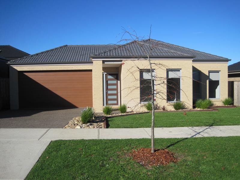12 Nature Avenue, Officer VIC 3809