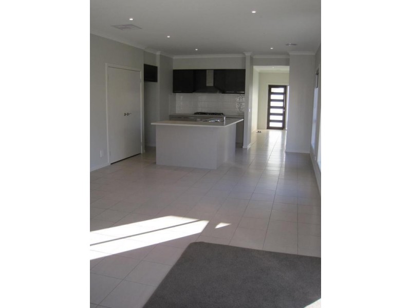 12 Nature Avenue, Officer VIC 3809