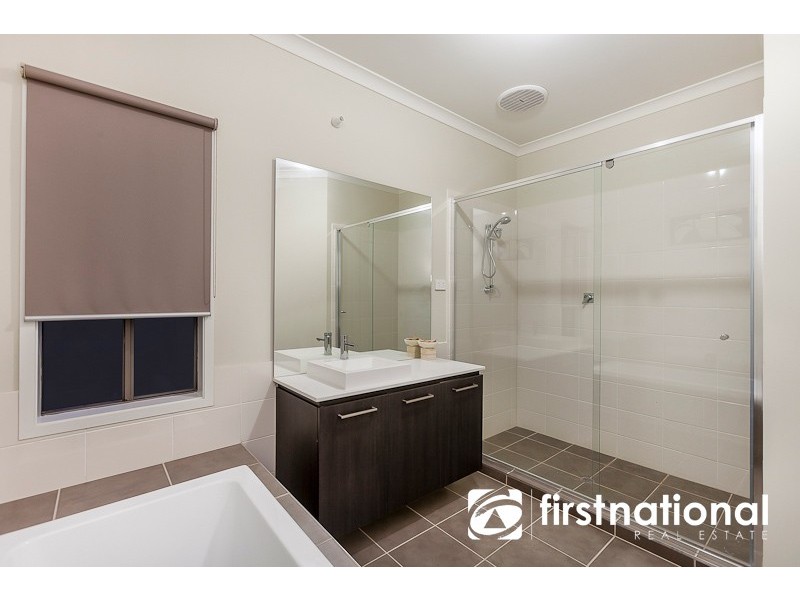 113 Livingstone Boulevard, Pakenham VIC 3810