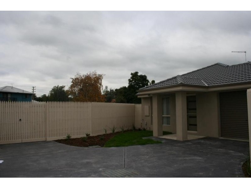 21B Snodgrass Street, Pakenham VIC 3810