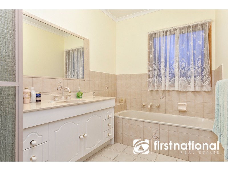 2/36 John Street, Pakenham VIC 3810