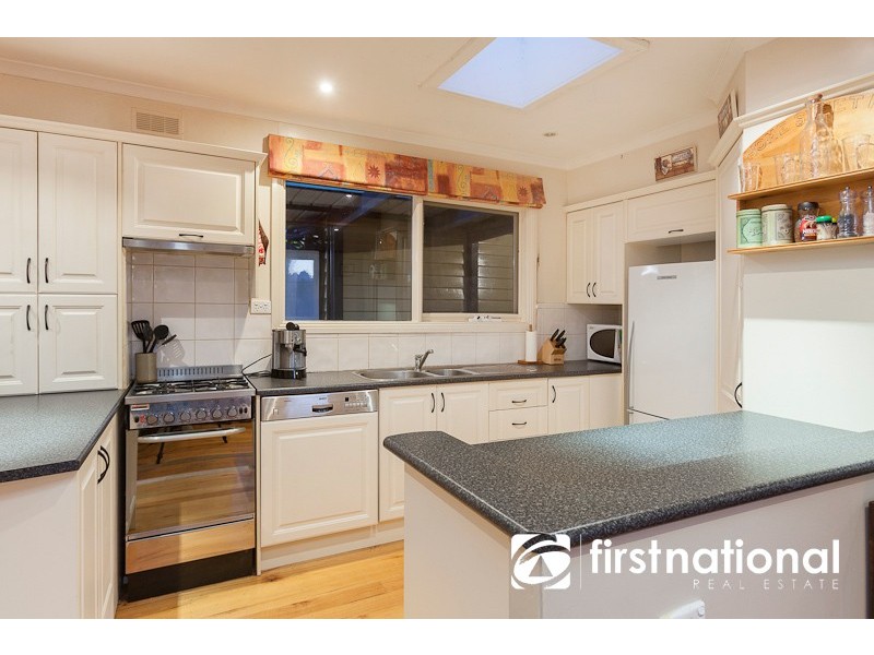 16 Hillside Road, Cockatoo VIC 3781
