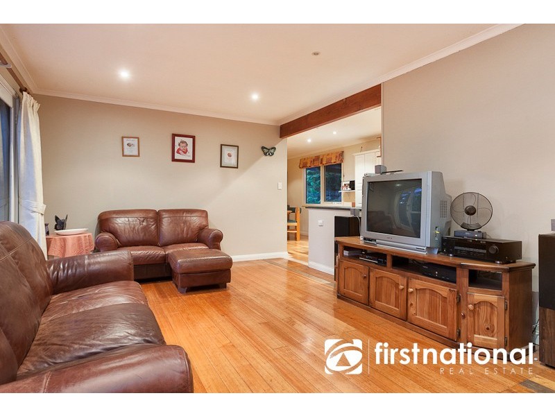16 Hillside Road, Cockatoo VIC 3781