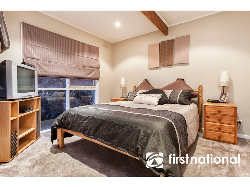 16 Hillside Road, Cockatoo VIC 3781