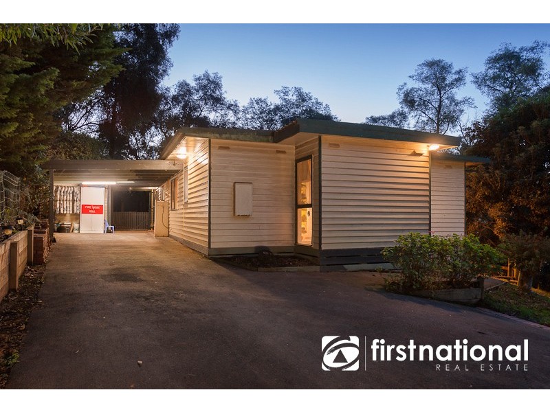 16 Hillside Road, Cockatoo VIC 3781