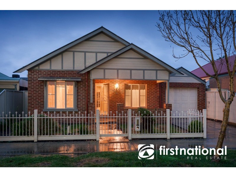 38 Flinders Chase, Pakenham VIC 3810