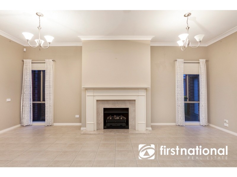 38 Flinders Chase, Pakenham VIC 3810