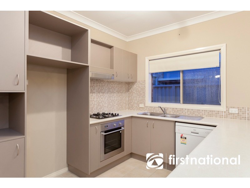 38 Flinders Chase, Pakenham VIC 3810