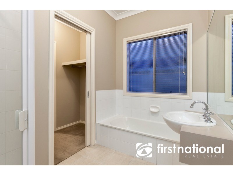 38 Flinders Chase, Pakenham VIC 3810