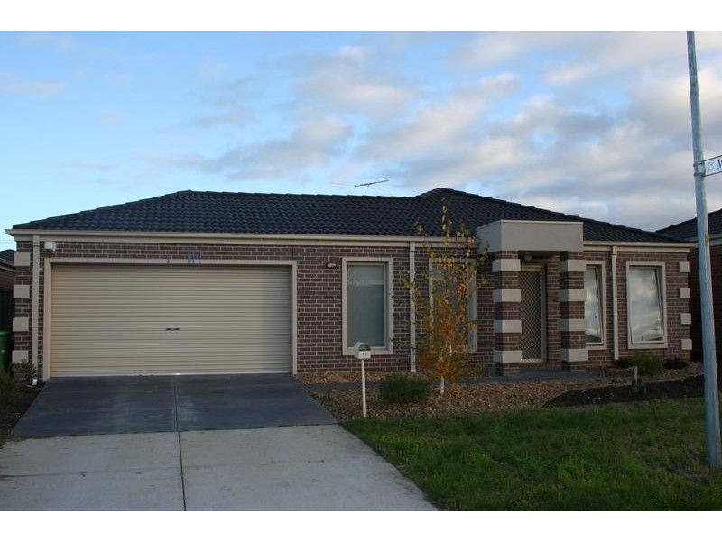 10 Macadamia Street, Pakenham VIC 3810