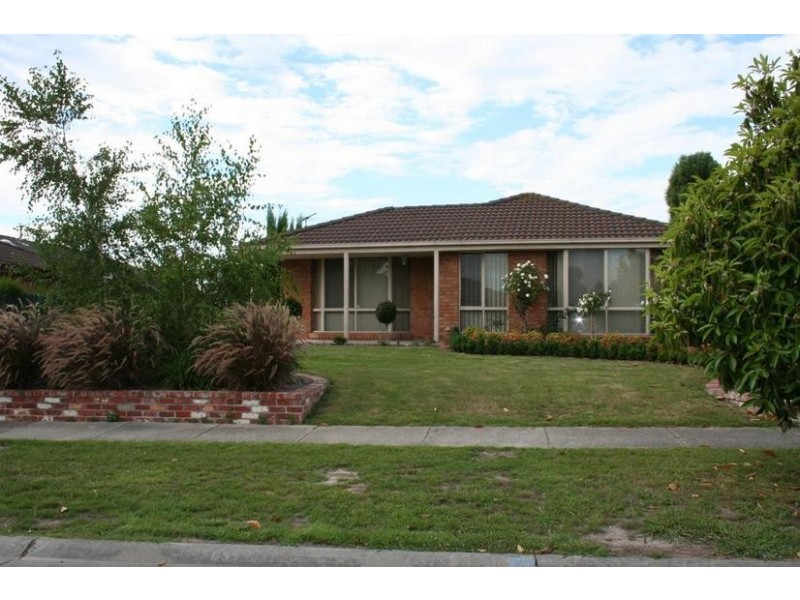 5 Martingale Place, Pakenham VIC 3810