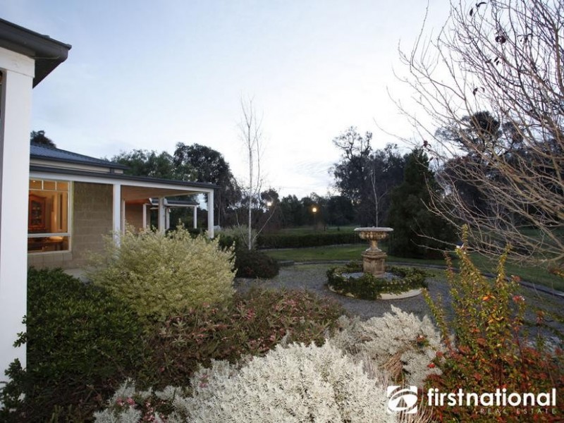 25 Canty Lane, Pakenham VIC 3810