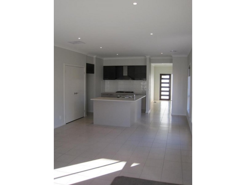 12 Nature Avenue, Officer VIC 3809