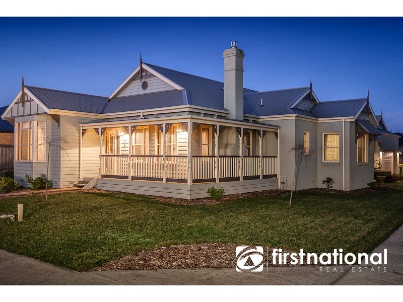 18 Dennis Avenue, Pakenham VIC 3810