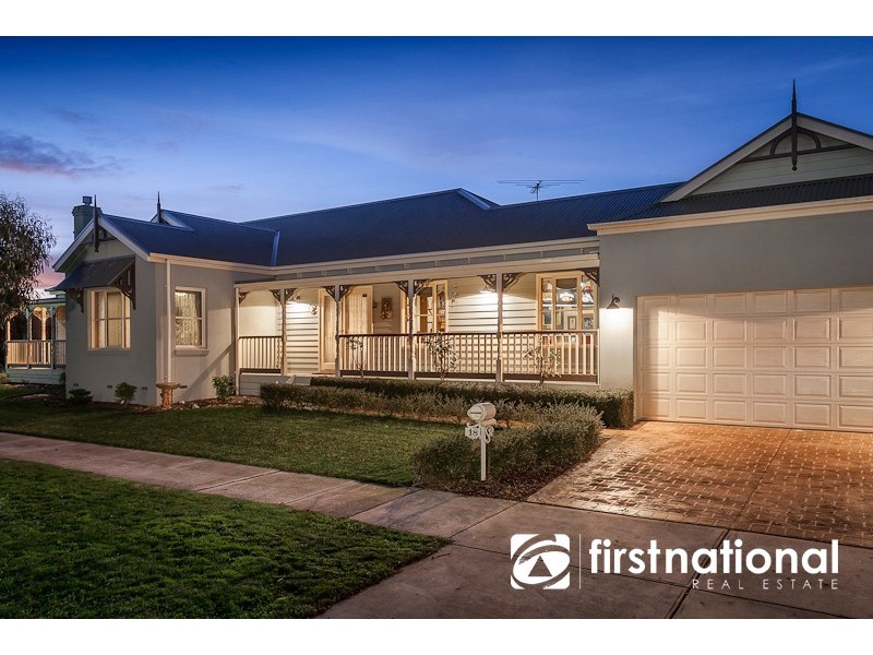 18 Dennis Avenue, Pakenham VIC 3810