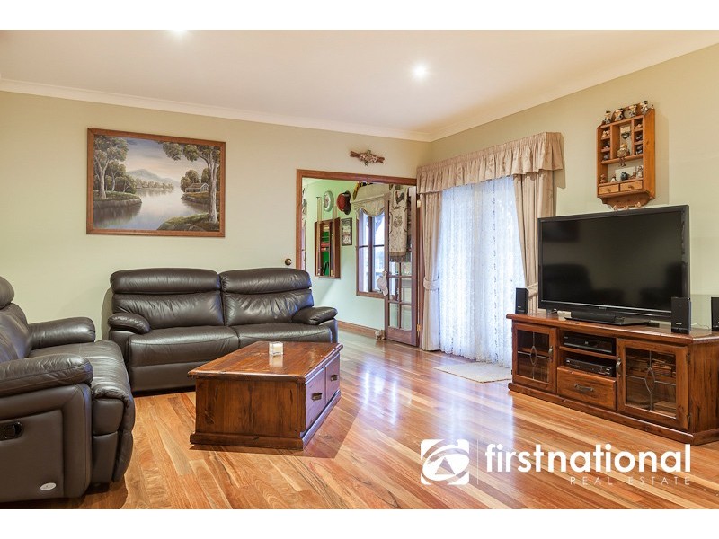 18 Dennis Avenue, Pakenham VIC 3810