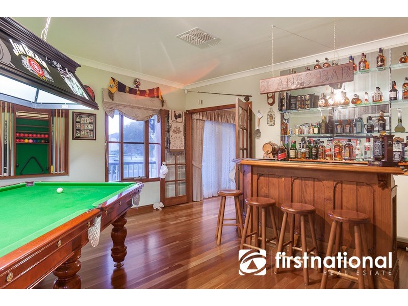 18 Dennis Avenue, Pakenham VIC 3810