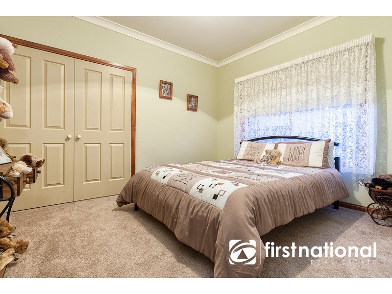 18 Dennis Avenue, Pakenham VIC 3810