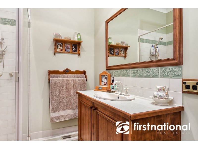 18 Dennis Avenue, Pakenham VIC 3810