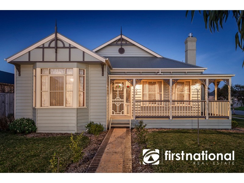 18 Dennis Avenue, Pakenham VIC 3810