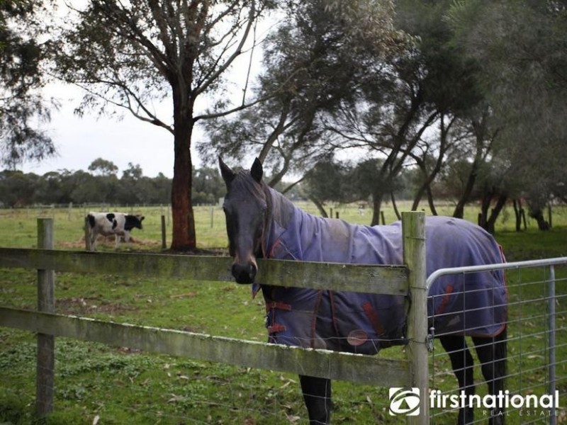4 Latta Rd, Nar Nar Goon VIC 3812