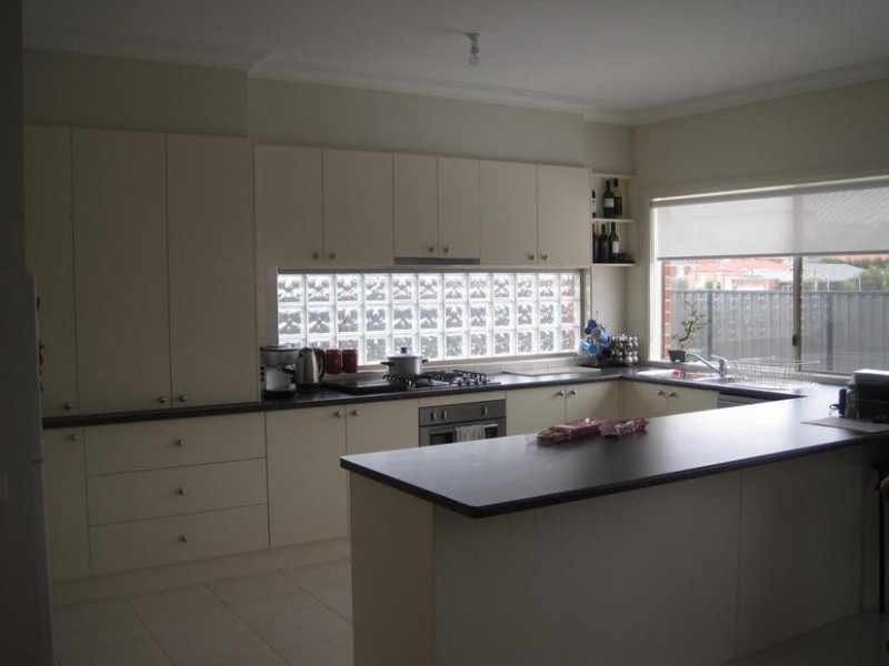 34 Windermere Boulevard, Pakenham VIC 3810