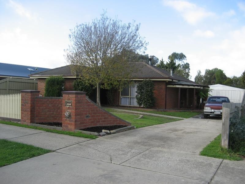 84 Racecourse Road, Pakenham VIC 3810