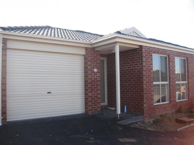 Unit 5, 8 McClenaghan Place, Pakenham VIC 3810