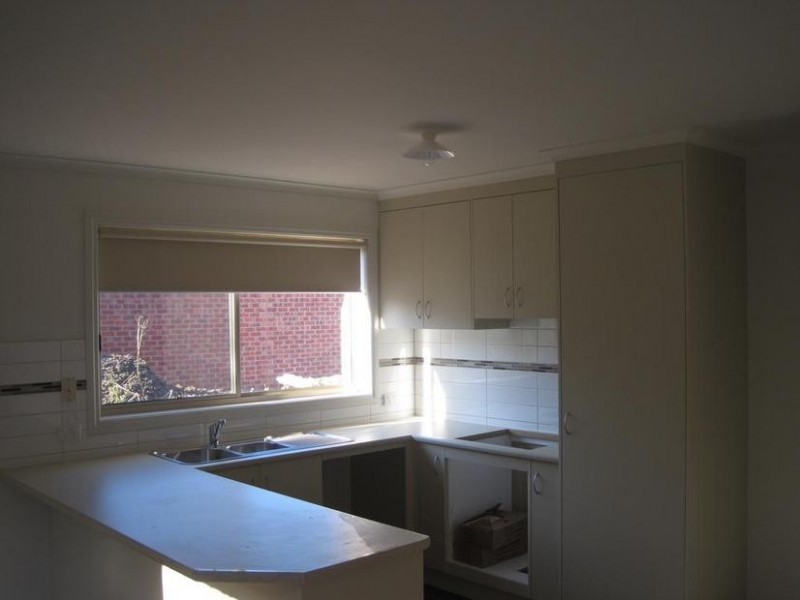 Unit 5, 8 McClenaghan Place, Pakenham VIC 3810