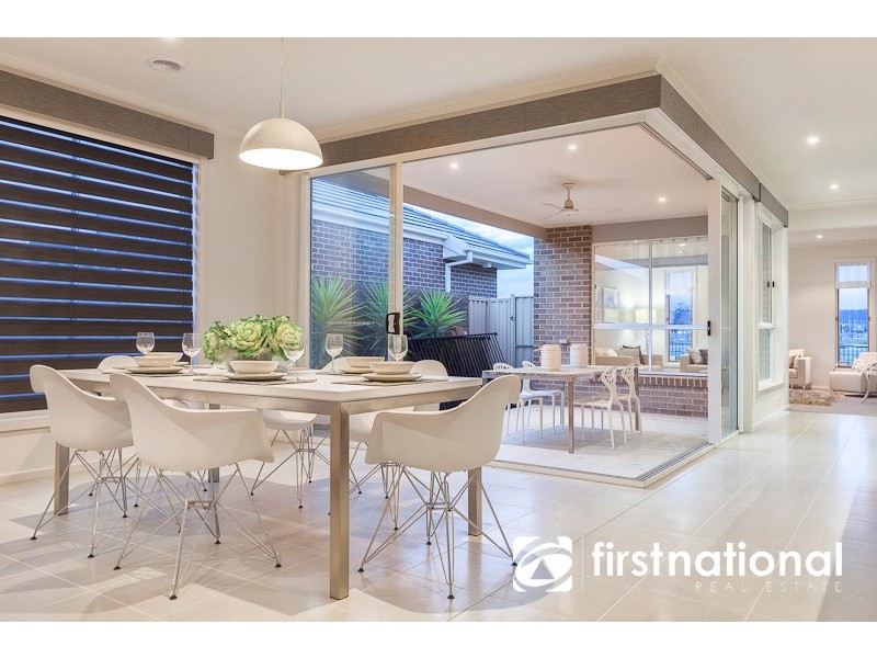 11 Loxton Way, Pakenham VIC 3810