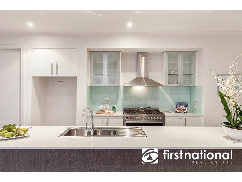 11 Loxton Way, Pakenham VIC 3810
