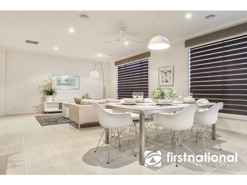11 Loxton Way, Pakenham VIC 3810