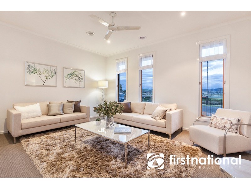 11 Loxton Way, Pakenham VIC 3810