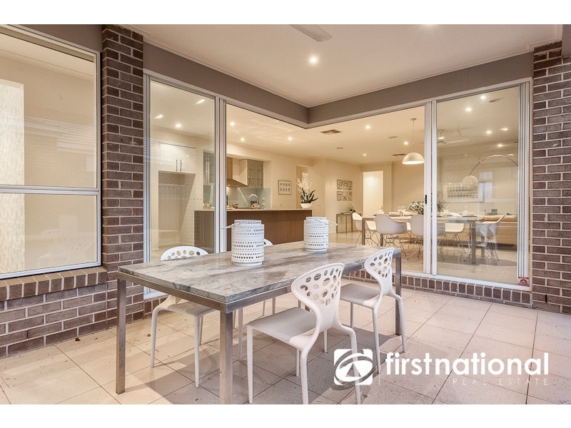 11 Loxton Way, Pakenham VIC 3810