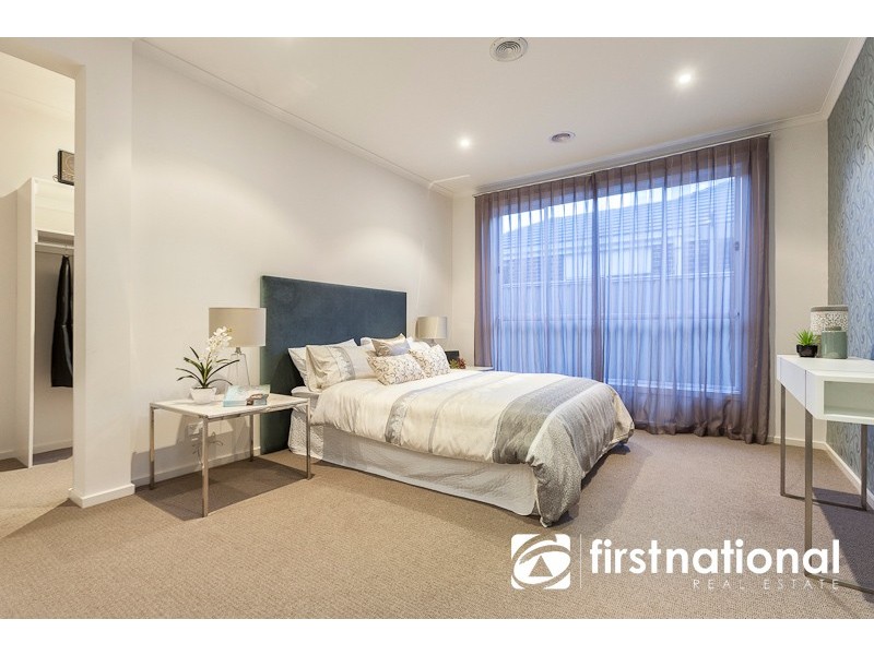 11 Loxton Way, Pakenham VIC 3810