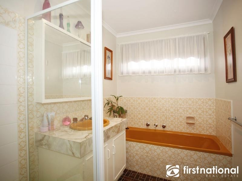 33 Sybella Avenue, Koo Wee Rup VIC 3981