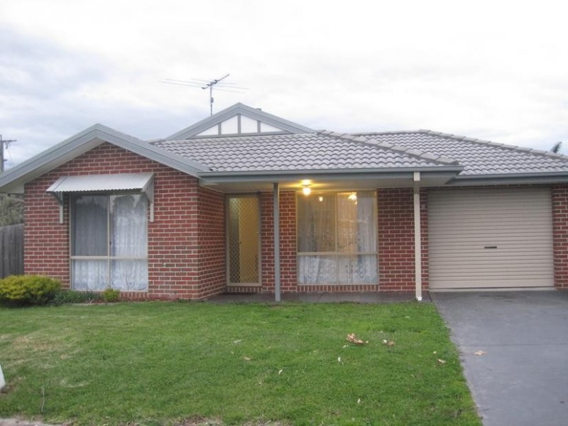 1/8 Broadhurst Road, Pakenham VIC 3810