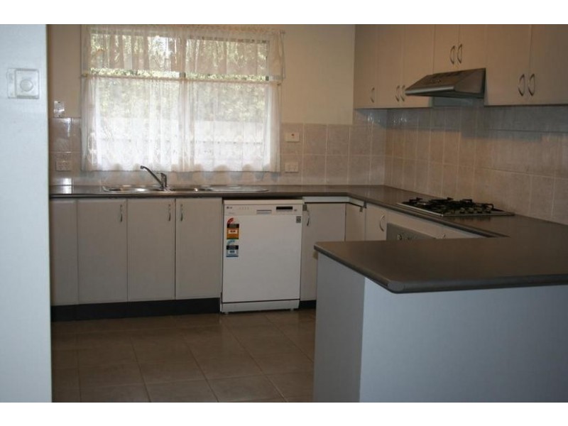 1/8 Broadhurst Road, Pakenham VIC 3810