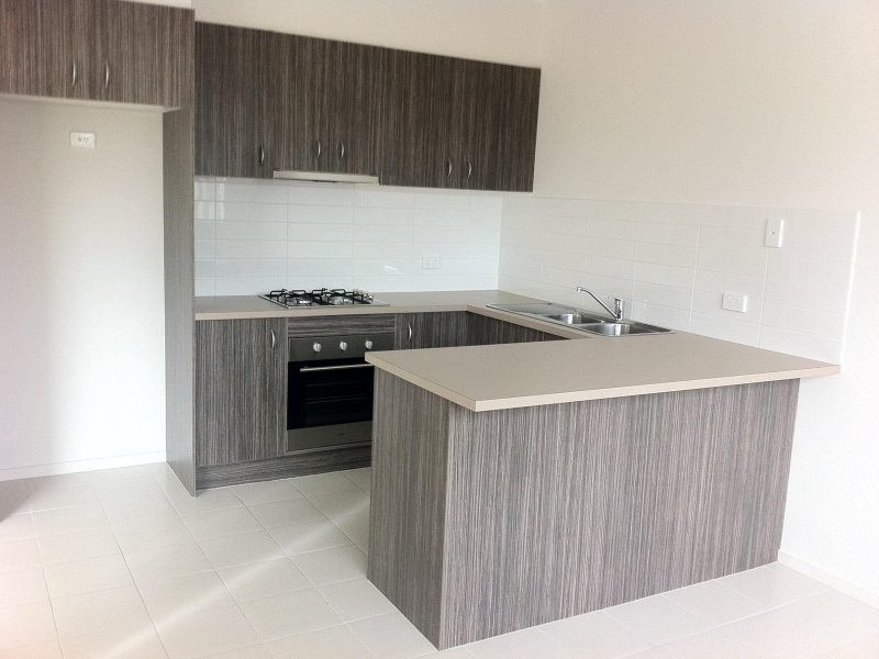 4/1 Walnut Way, Pakenham VIC 3810