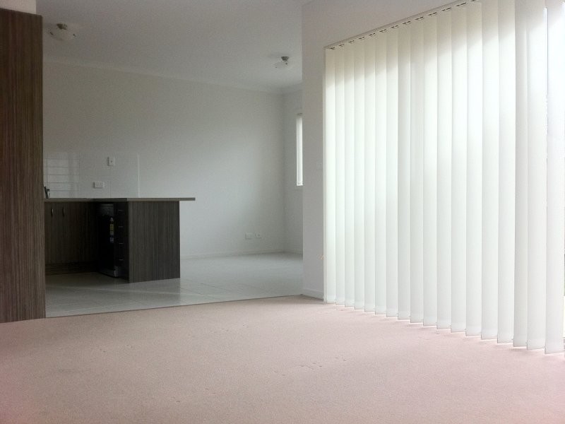 4/1 Walnut Way, Pakenham VIC 3810