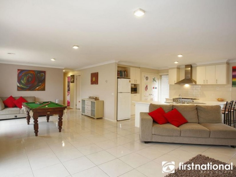 11 Lorikeet Court, Pakenham VIC 3810