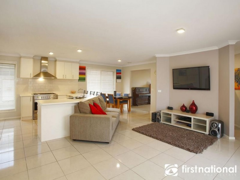 11 Lorikeet Court, Pakenham VIC 3810