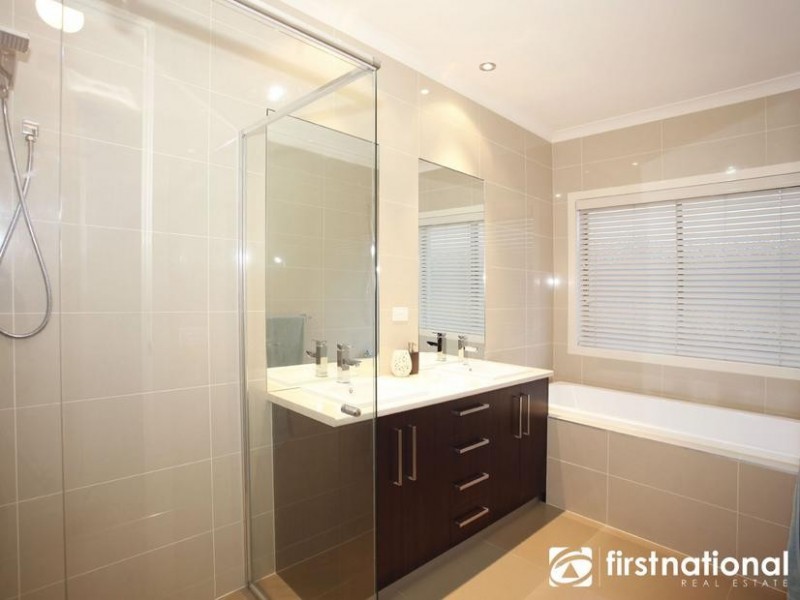 19 Jefferson Road, Garfield VIC 3814