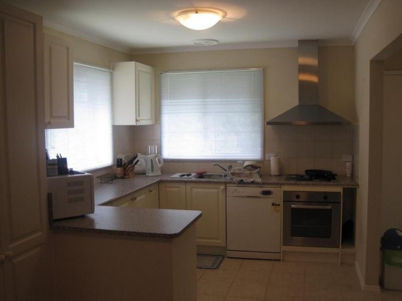 6 O’Shannessy Street, Pakenham VIC 3810