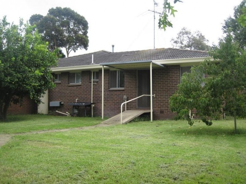 6 O’Shannessy Street, Pakenham VIC 3810