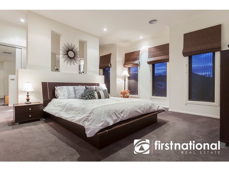 11 Winneke Way, Pakenham VIC 3810