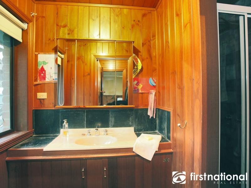 10 Crosby Rd, Pakenham Upper VIC 3810