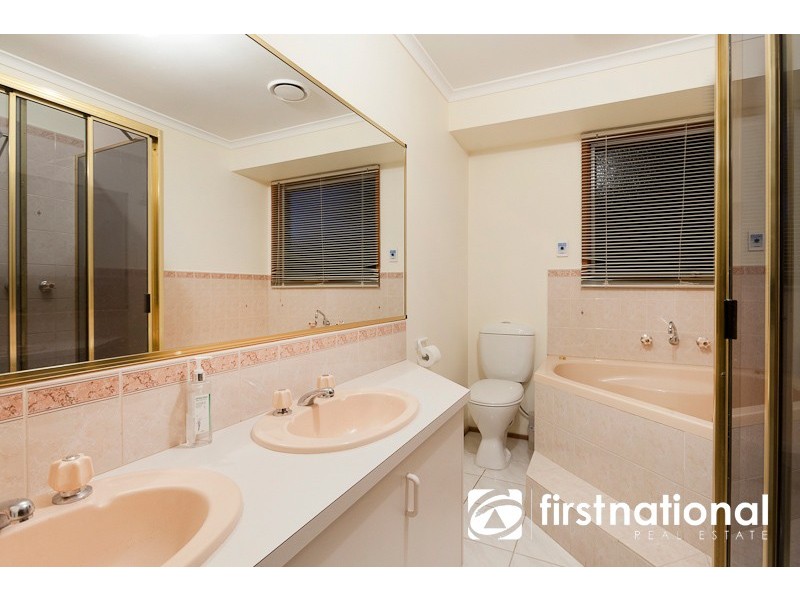 12 Sherriff Rise, Pakenham VIC 3810