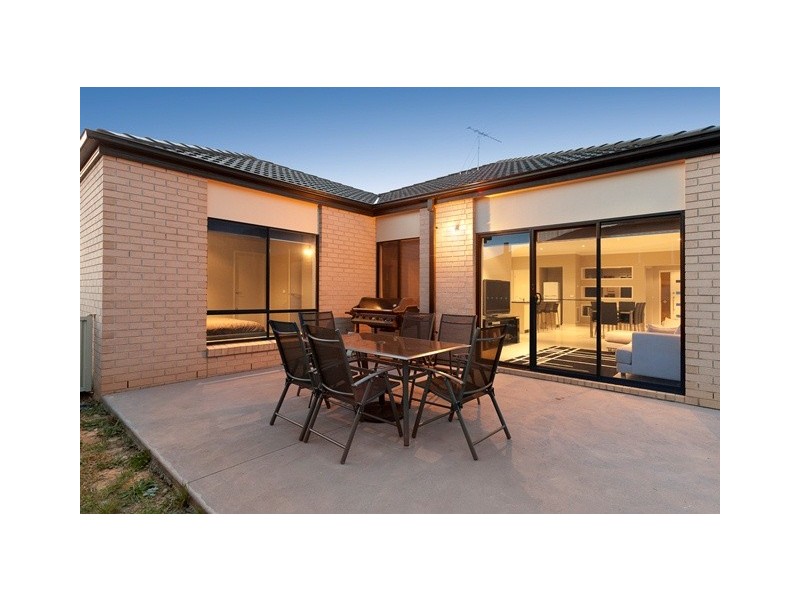 11 Ben Cairn Mews, Pakenham VIC 3810
