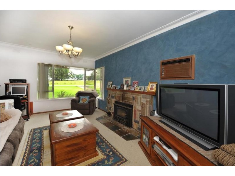 61 Nar Nar Goon Road, Nar Nar Goon VIC 3812